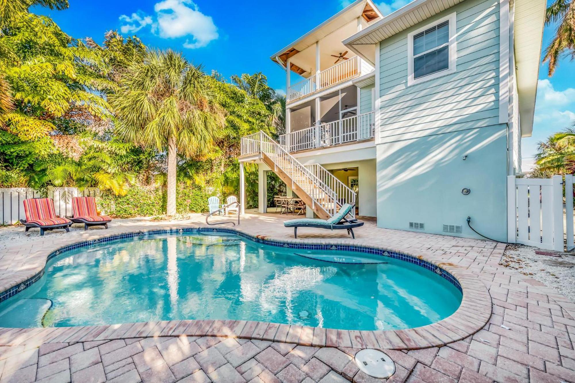 Flip Flops And Fish Tales Vila Anna Maria Exterior foto