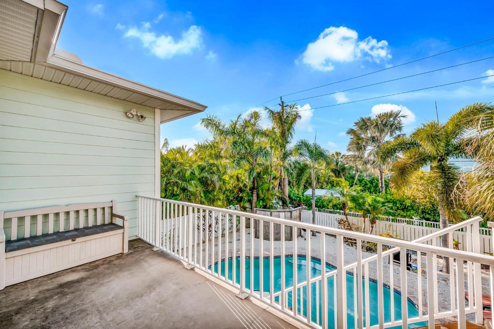 Flip Flops And Fish Tales Vila Anna Maria Exterior foto