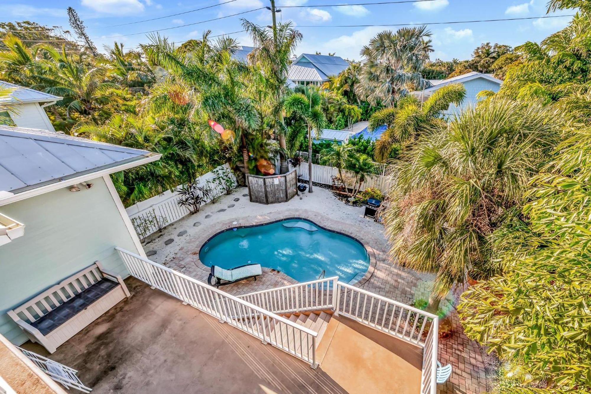 Flip Flops And Fish Tales Vila Anna Maria Exterior foto